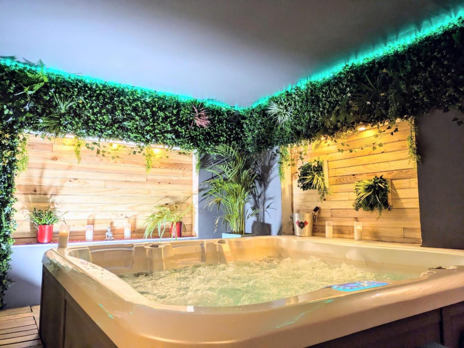 L'Alcove Du 510 - Spa - Chambre Romantique - Sauna - Salle De Jeux Montauban Esterno foto