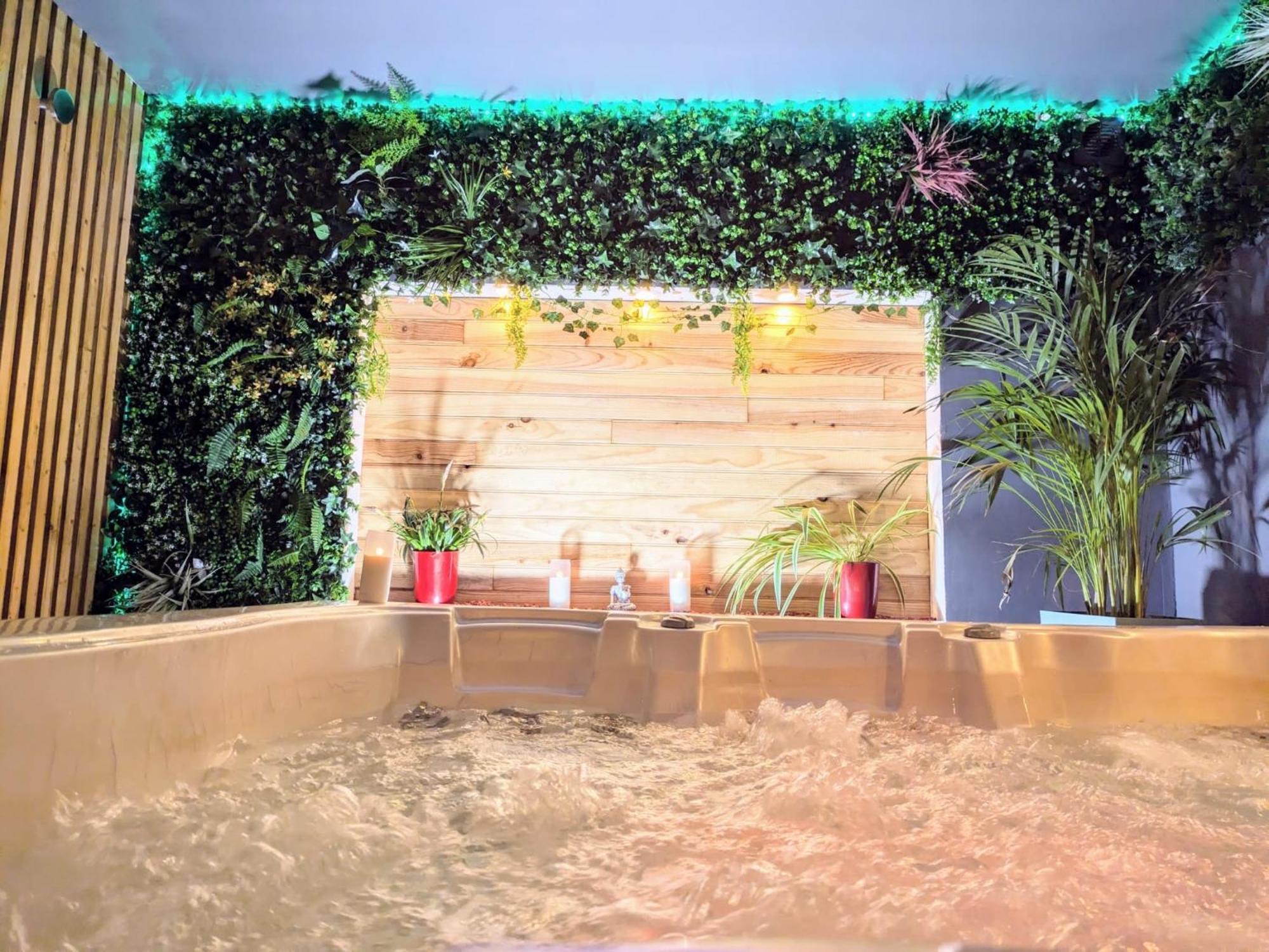 L'Alcove Du 510 - Spa - Chambre Romantique - Sauna - Salle De Jeux Montauban Esterno foto