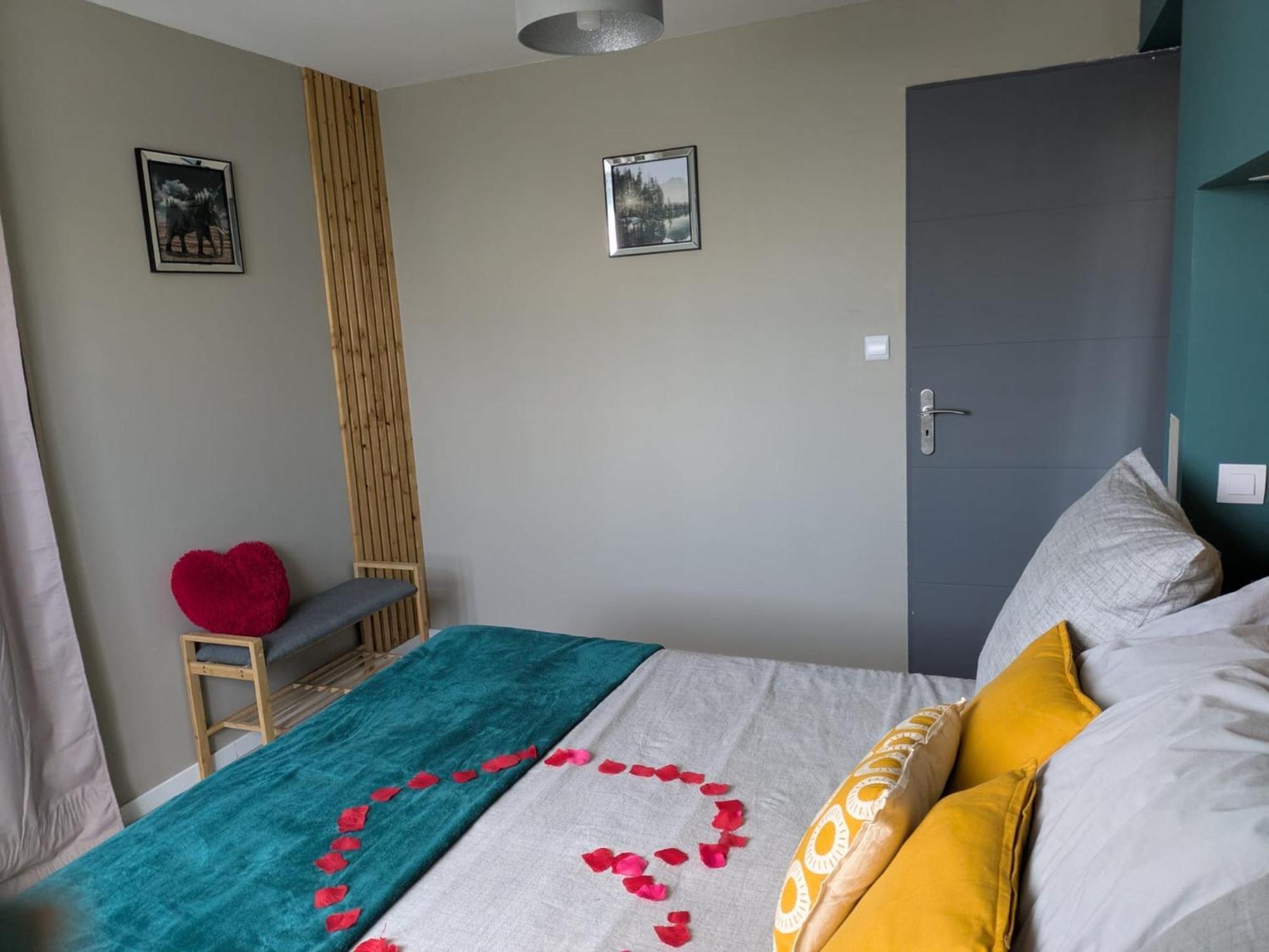 L'Alcove Du 510 - Spa - Chambre Romantique - Sauna - Salle De Jeux Montauban Esterno foto